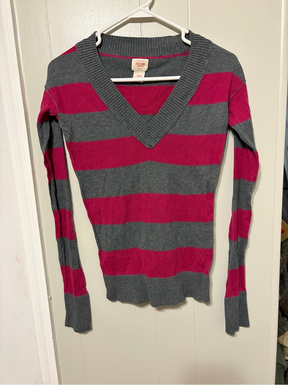 Y2K Mossimo Supply Co. Gray & Pink Striped V-Neck Sweater